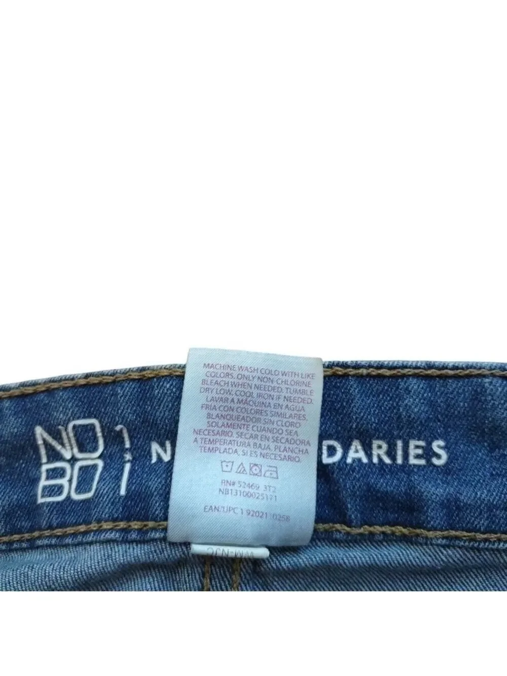No Boundaries Junior Size 13 Blue Denim Cuffed Shorts